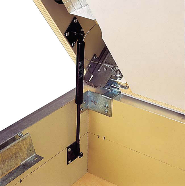 Garlando Coperto with the top opened for maintenance