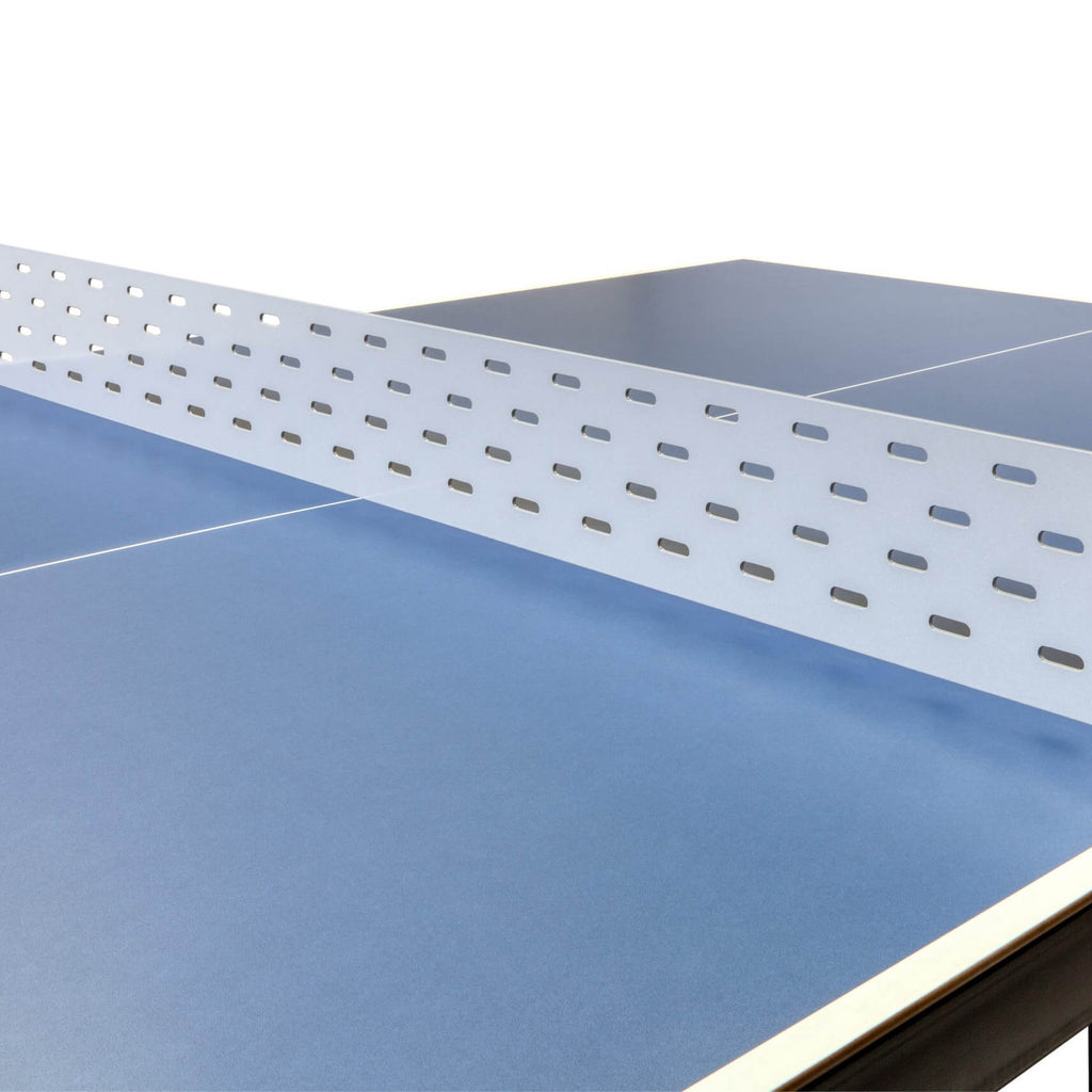 Perforated steel net on the Heemskerk Delta outdoor table tennis table