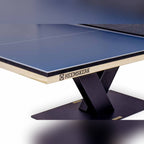Blue top and wood edge of the Heemskerk Office 3000 table tennis meeting table