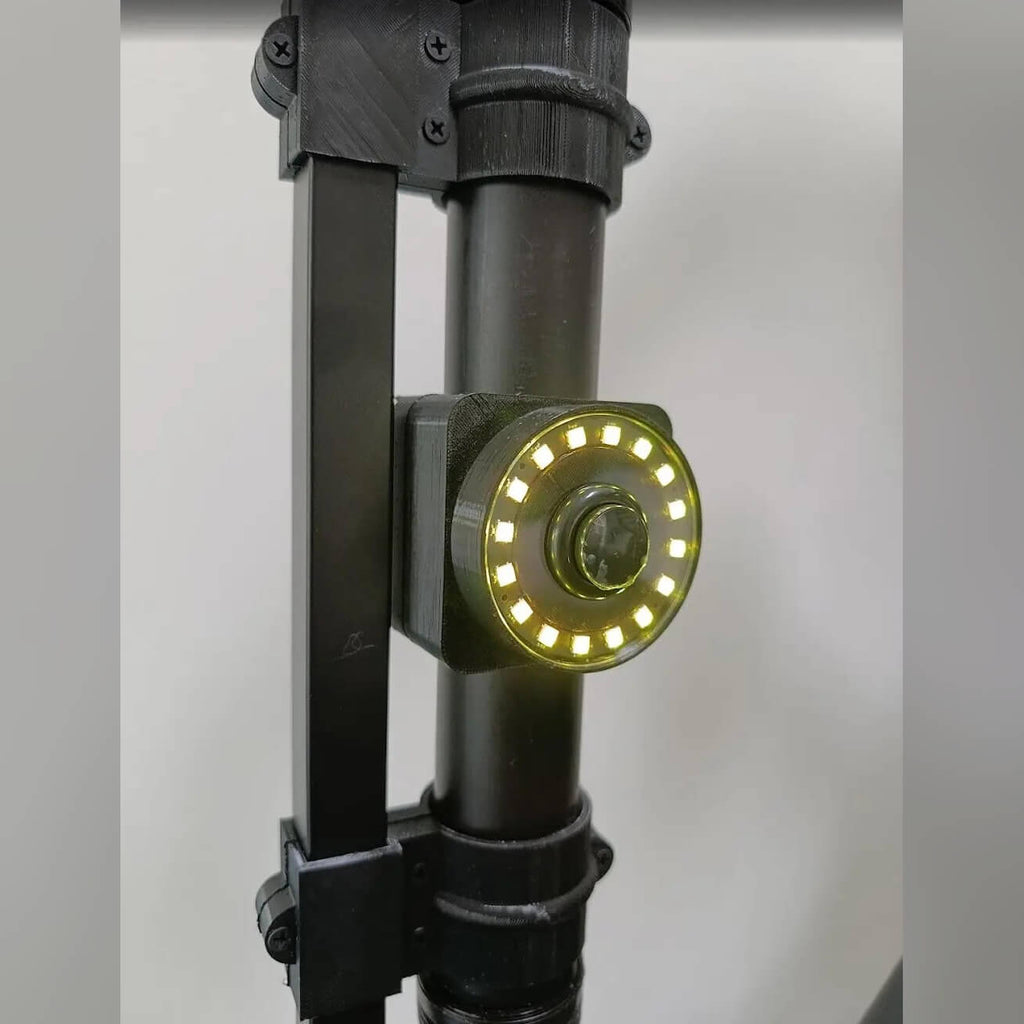 Batak target with yellow light ring