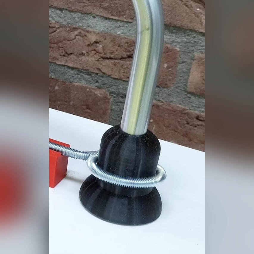 Close-up of the ring on the wire of the Buzzer Balance Pro