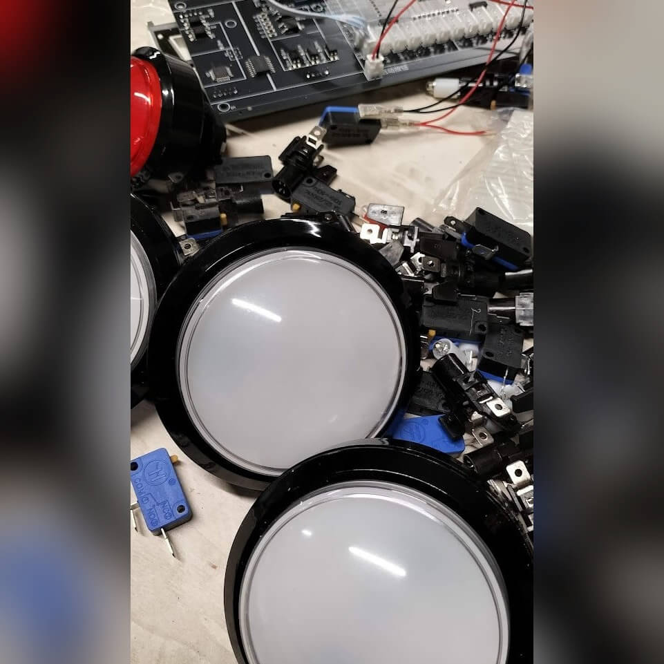 Large light-up target buttons and wiring for a MadeForArcade custom batak wall
