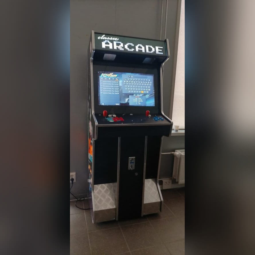 Black MadeForArcade full-size 2 player arcade machine