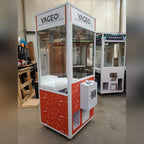 Wood-effect personalised claw machine