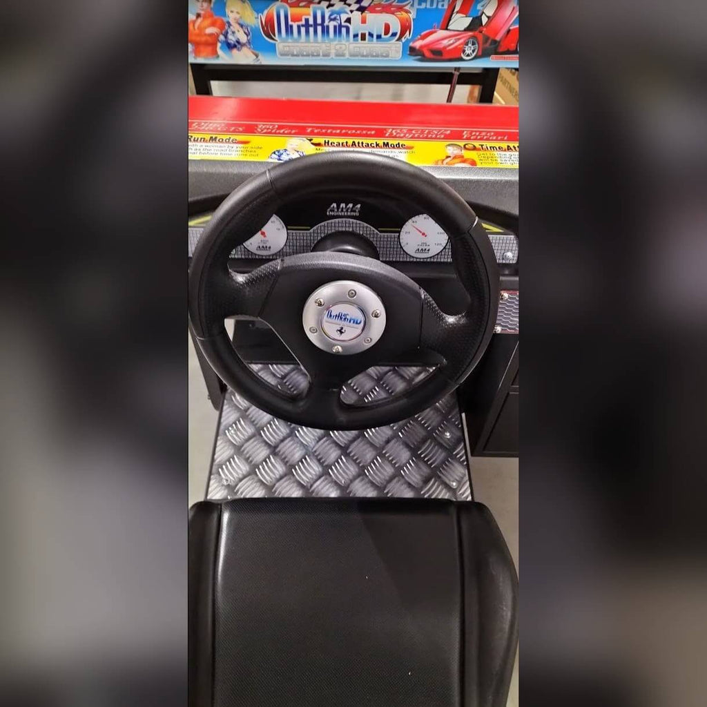 Force-feedback steering wheel on the racing simulator