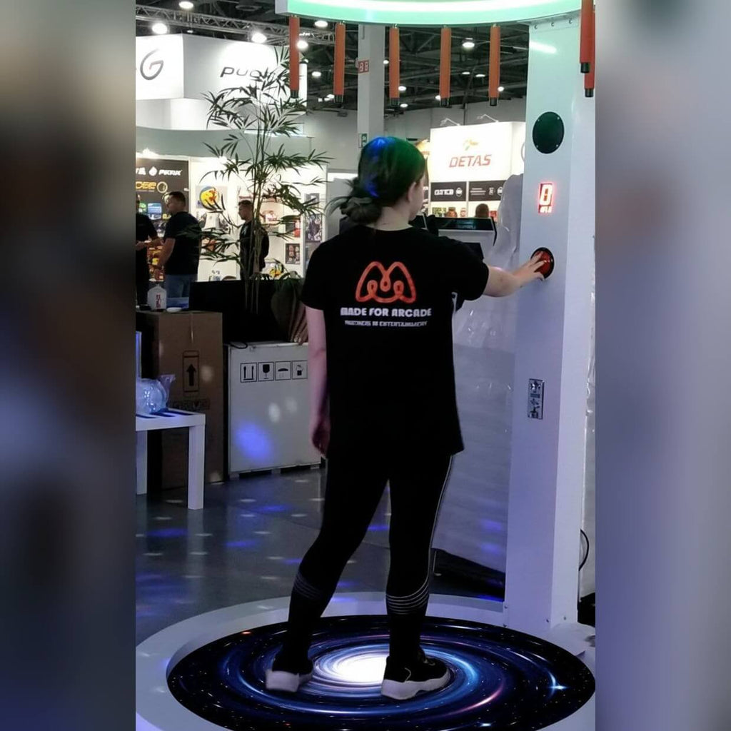 A player catching sticks on the Reaction Ring