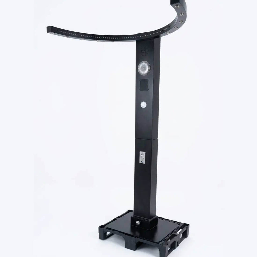 Black heavy-duty Reaction Ring column on a steel base plate