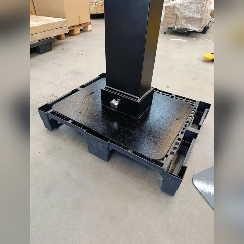 Heavy-duty Reaction Ring column bolted to its steel base plate