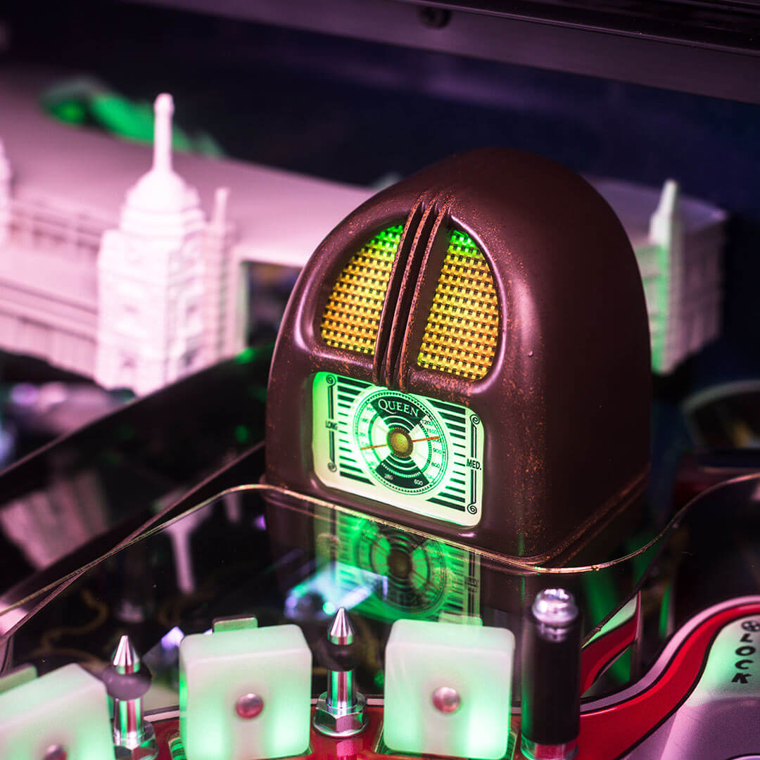Queen Pinball Machine jukebox toy
