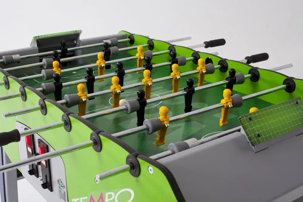 SAM Tempo Evo playfield with yellow and black aluminium players